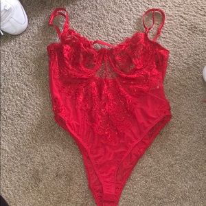 LACE BODYSUIT